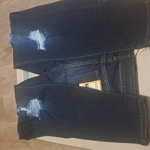 NWT JEANS - Picture 6 of 9